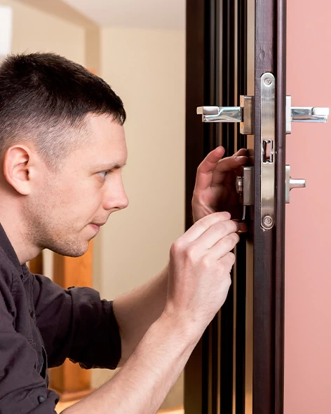 : Professional Locksmith For Commercial And Residential Locksmith Services in Garden Grove, CA